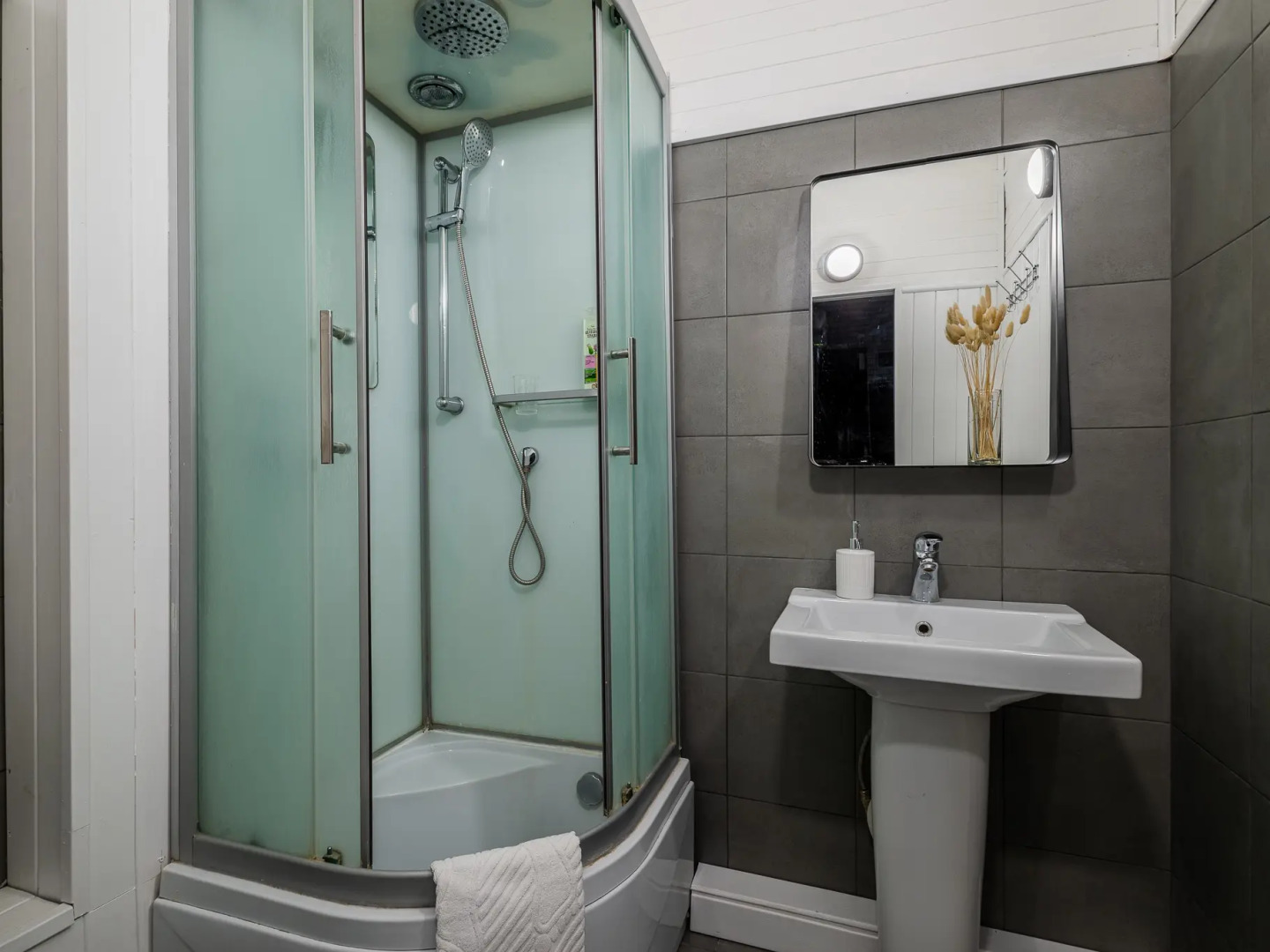 Апартаменты Кварт-Отель, Бережковская Набережная 12