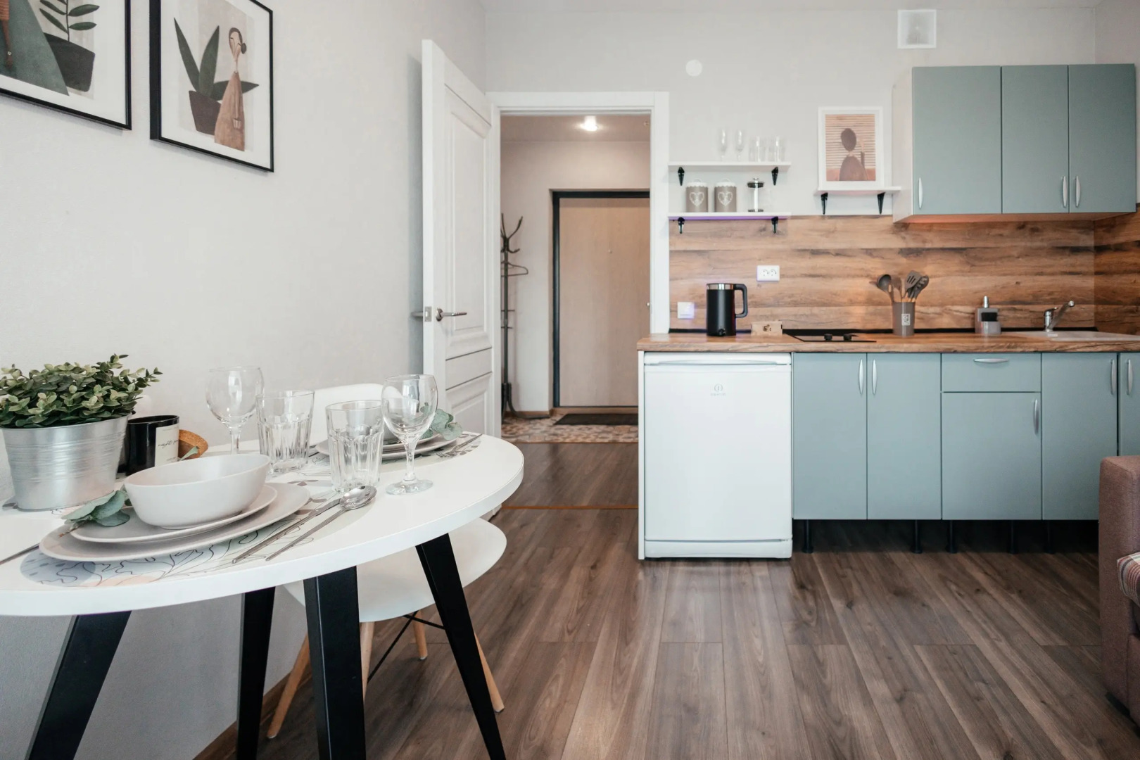 Квартира Стильная 1К Рядом с Зоопарком и Набережной 1-я Подлесная 1