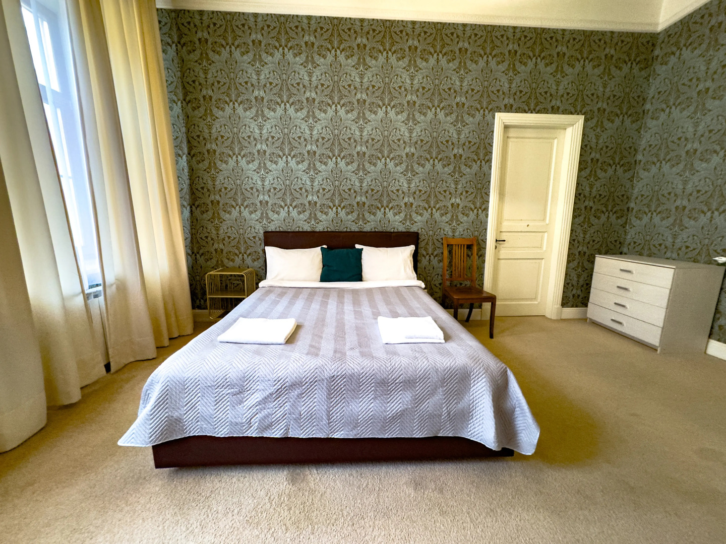 Апартаменты Огромные у Петропавловской Крепости