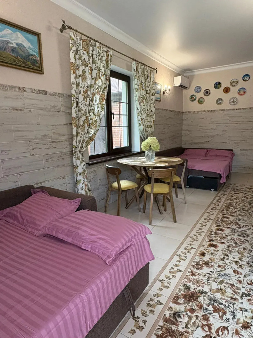 Частный дом в горах на берегу реки