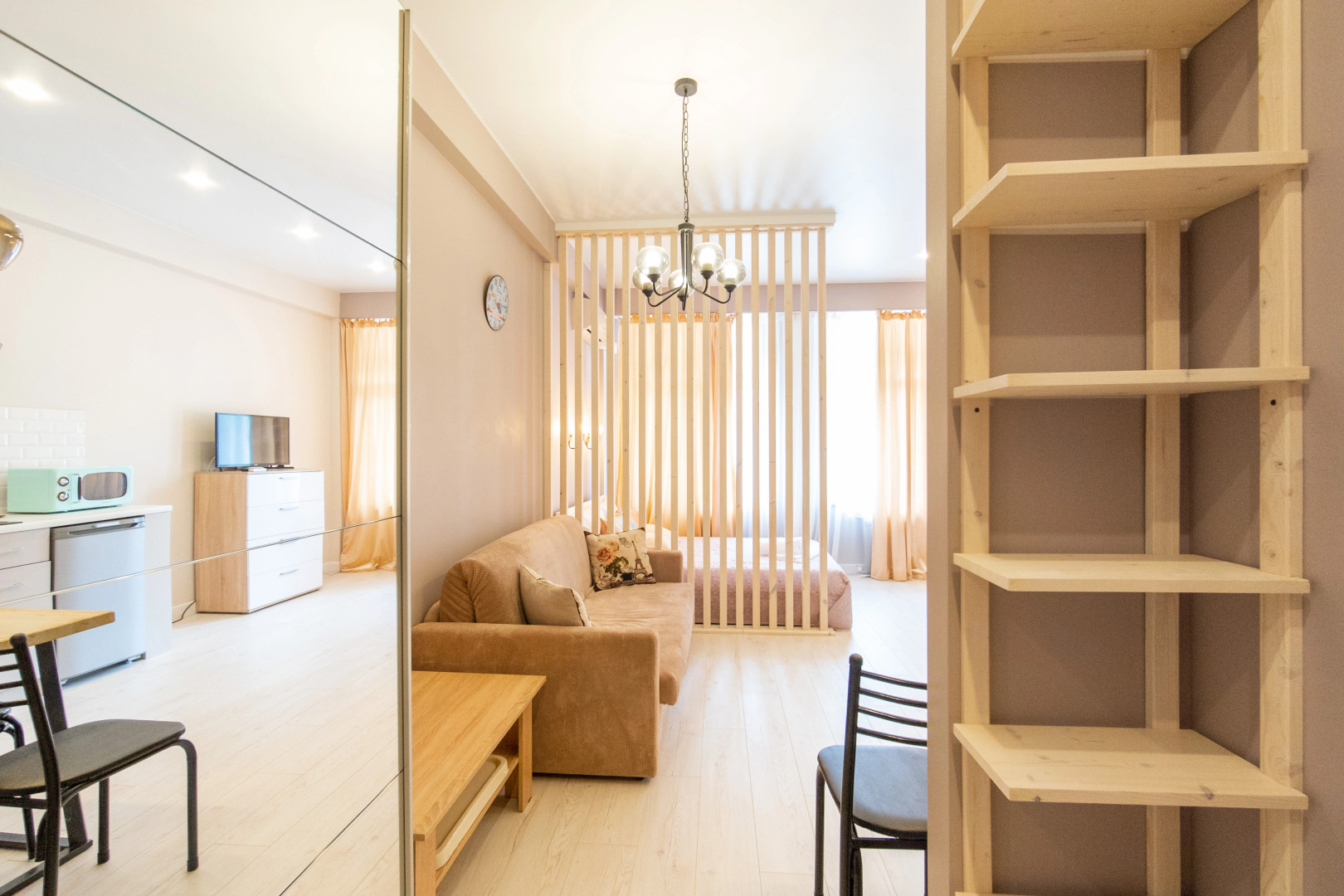 Апартаменты Море Апартаментов на Плотинной 2-7