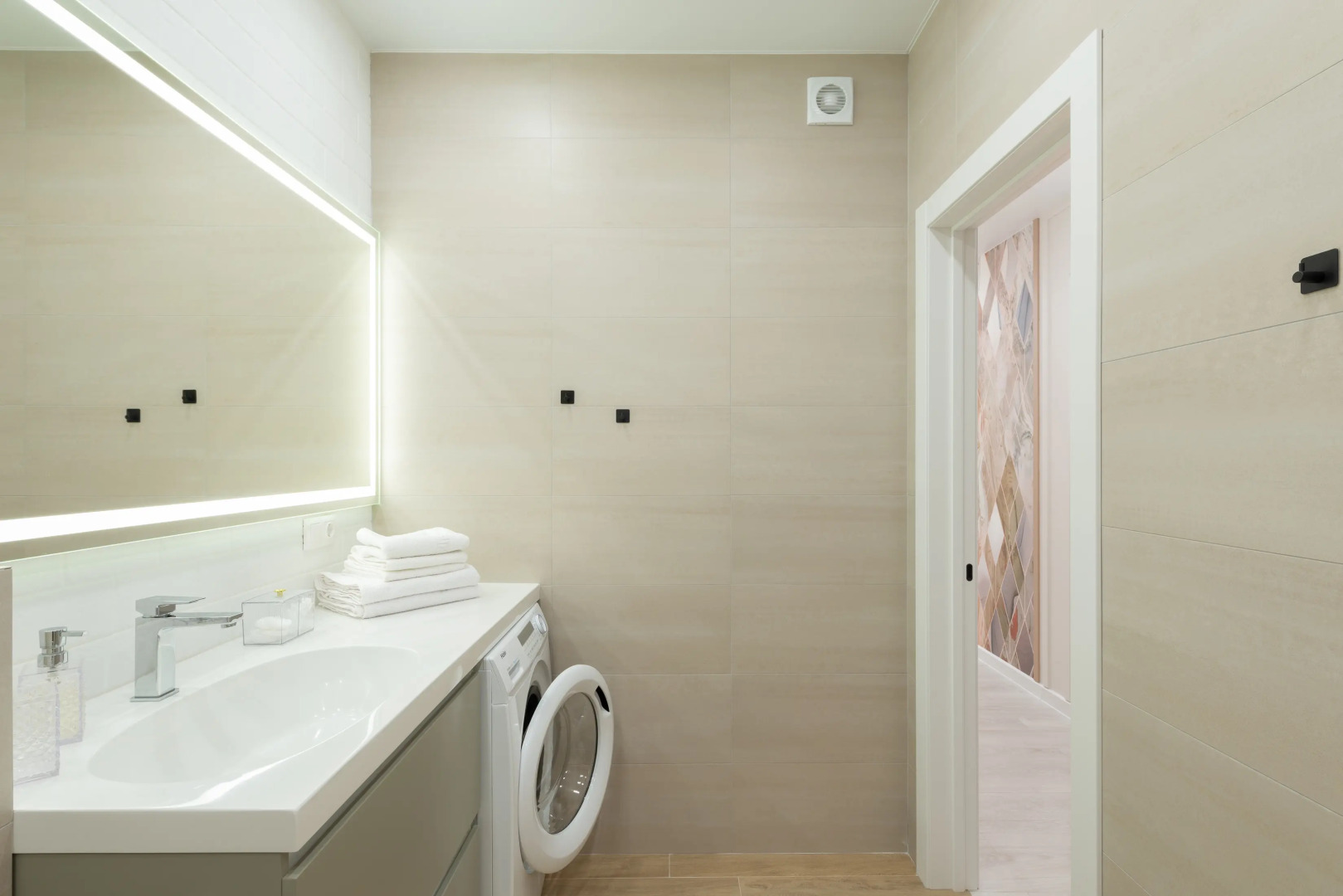 Квартира с дизайнерским ремонтом в Айвазовский City