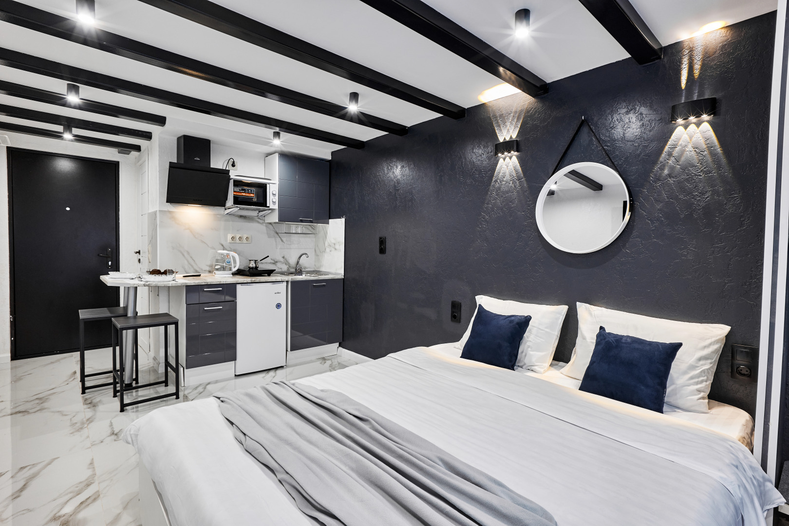 Апартаменты монохромные EasyGuest на Чертановской