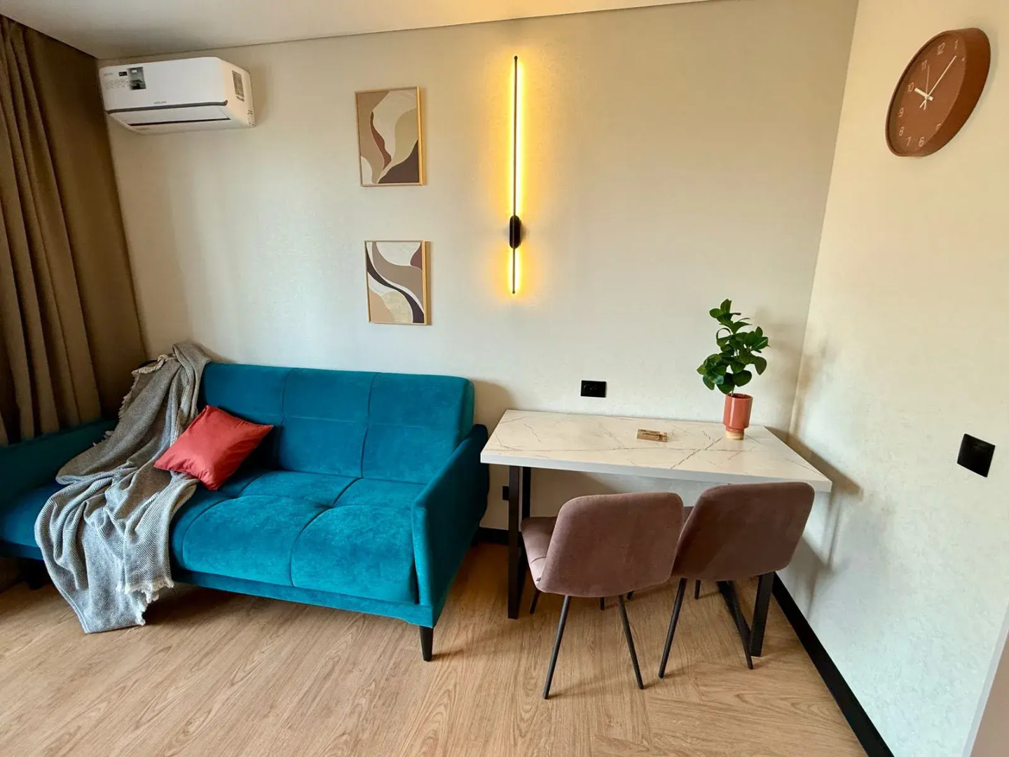 Апартаменты Unique Apart Коралл на Космической рядом со школой МЧС, логистическим центром Магнит, Хлебозаводом на Космической 4Б