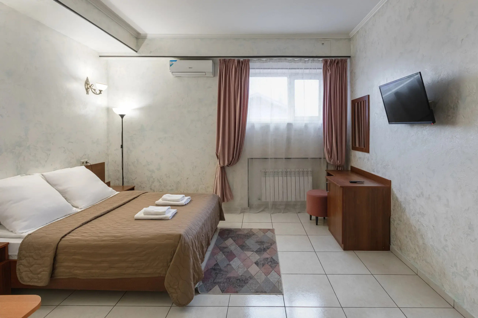 Отель Мон Ами