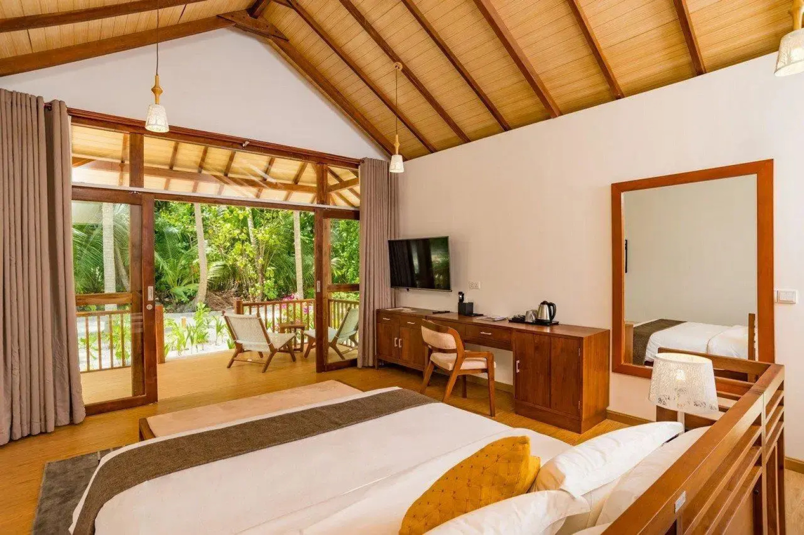 Курортный Отель Fiyavalhu Resort Maldives