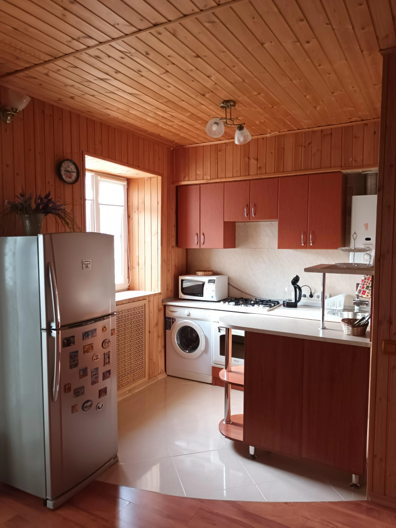 Квартира Трёхкомнатная на Линейной 31