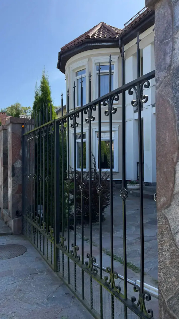 Частный дом Просторный уютный Особняк