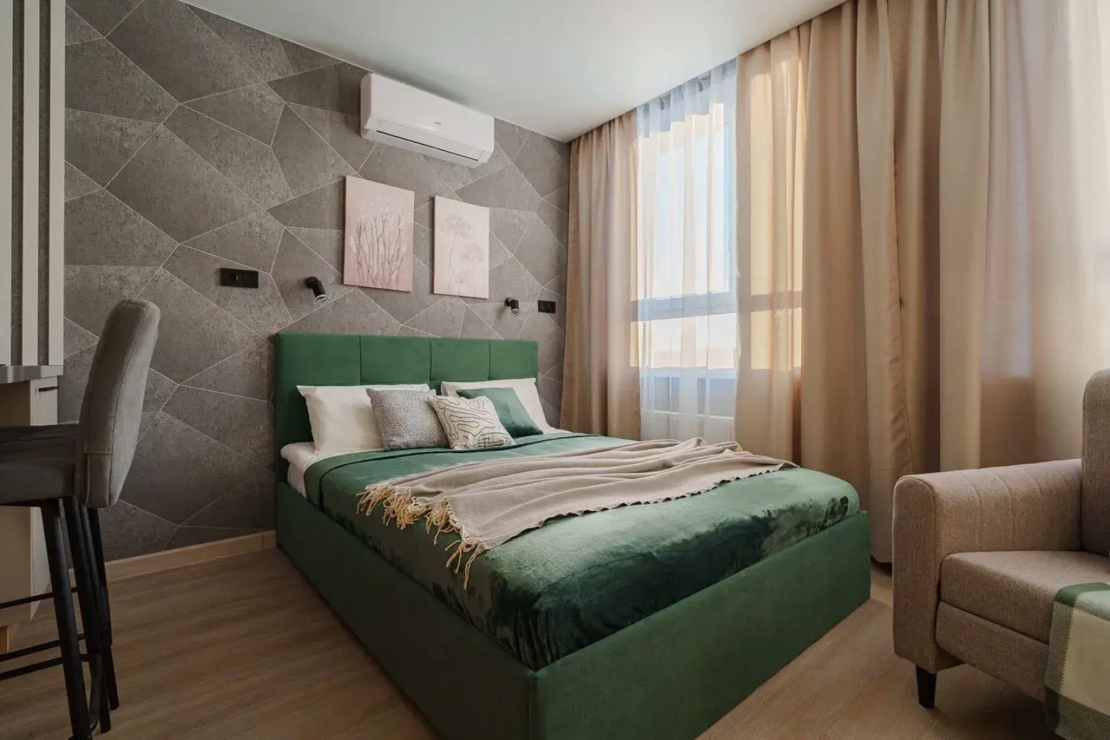 Квартира Стильная студия в одном из крупных и развитых районов города Екатеринбурга