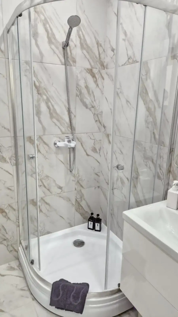 Квартира Родионова 202/2-20