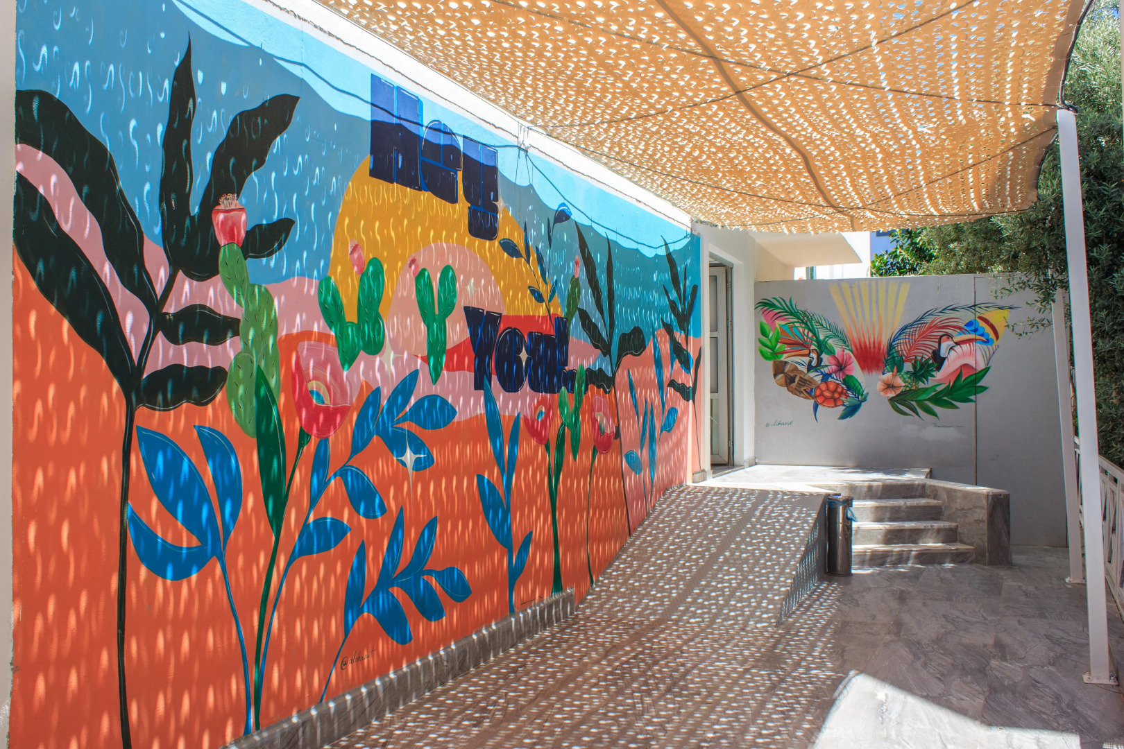 Отель Aloha Suites