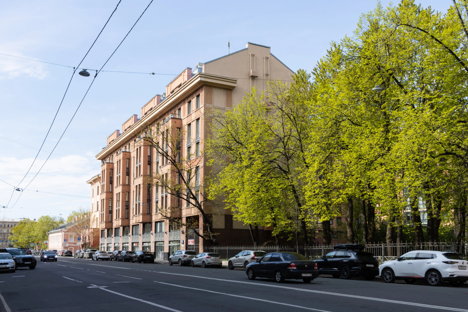 Апартаменты Whisper of the city