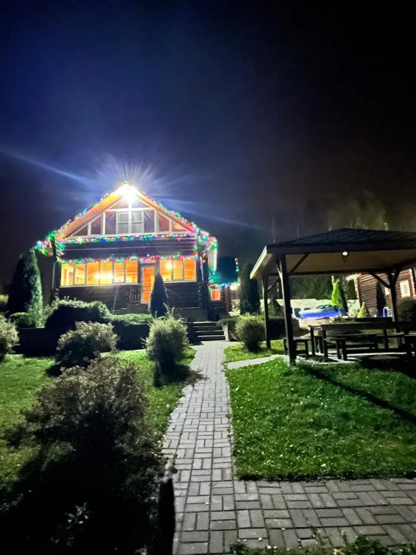 Частный дом коттедж с пятью комфортабельными спальнями