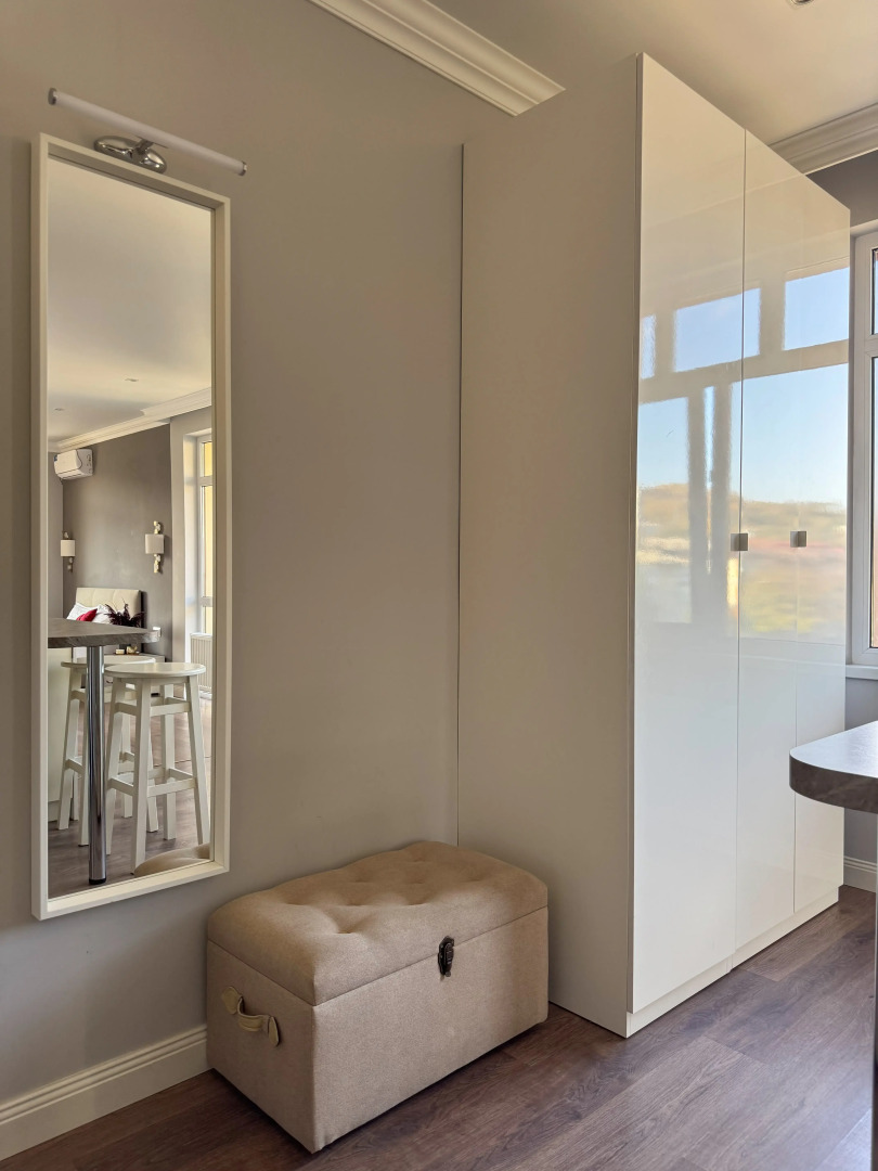 Апартаменты с балконом у реки рядом с пляжем