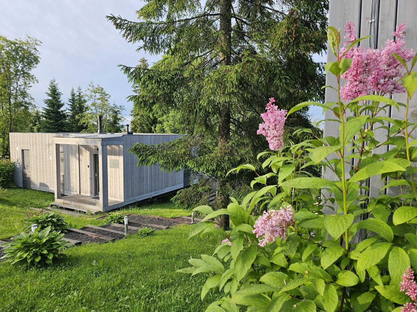 Коттедж Черничный Склон Silver House