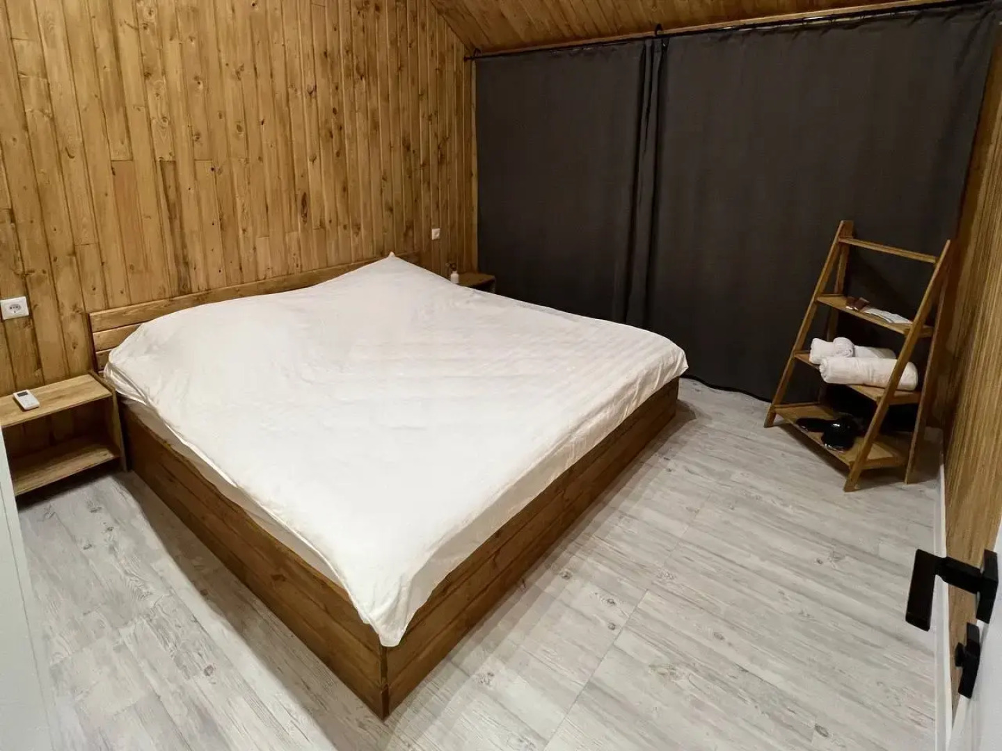 Частный дом Barn-House у леса с бассейном и банным чаном