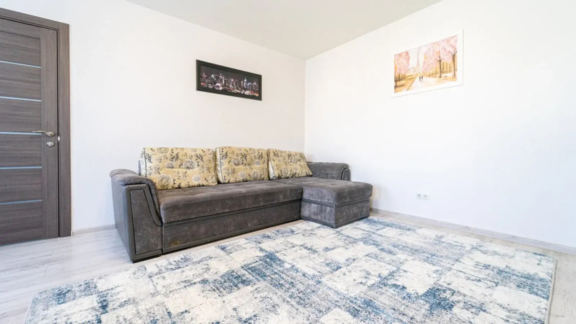 Апартаменты Apartments in the centre of Minsk on Pr. Nezavisimosti 52