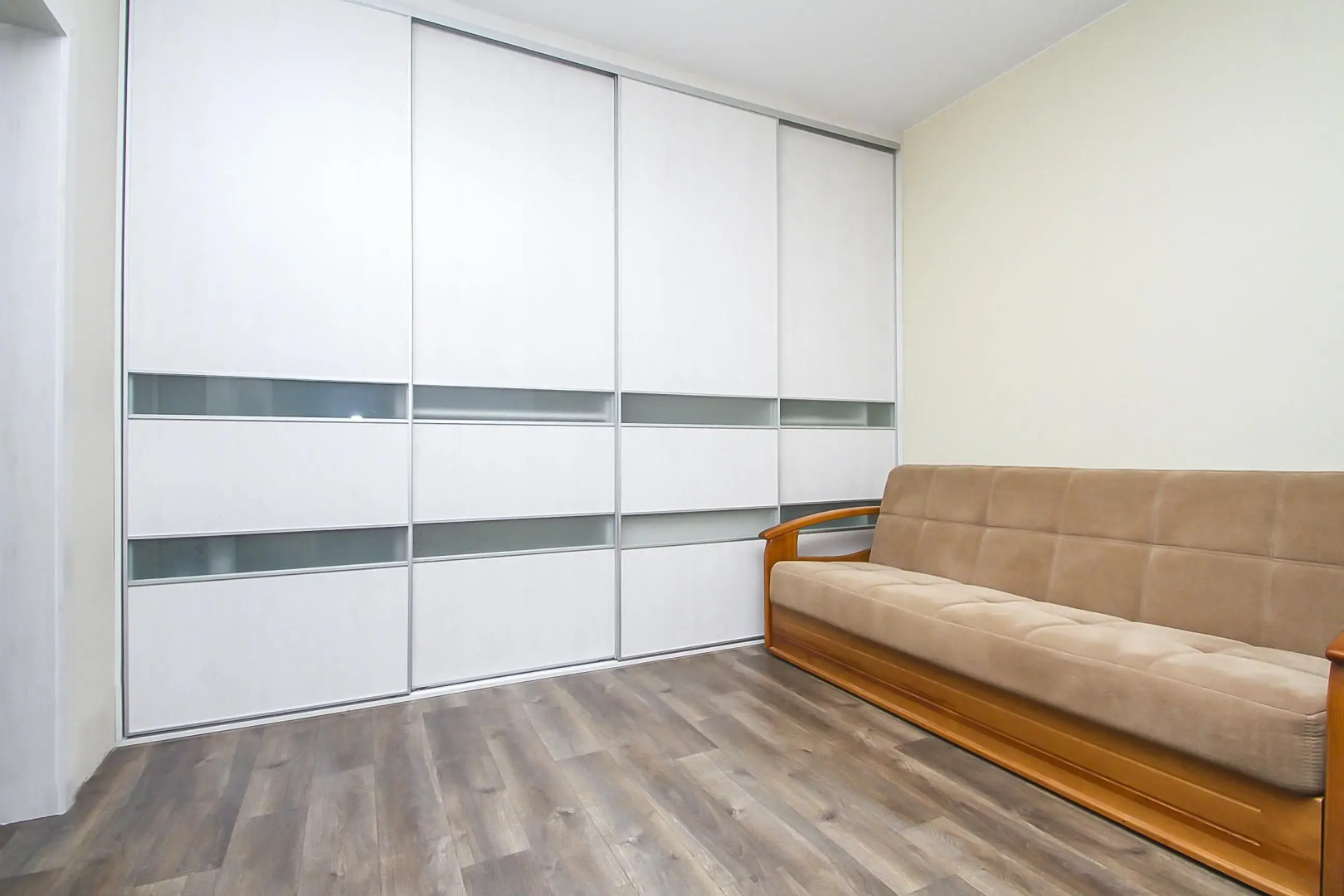 Апартаменты 1 комнатные Каролинского 9