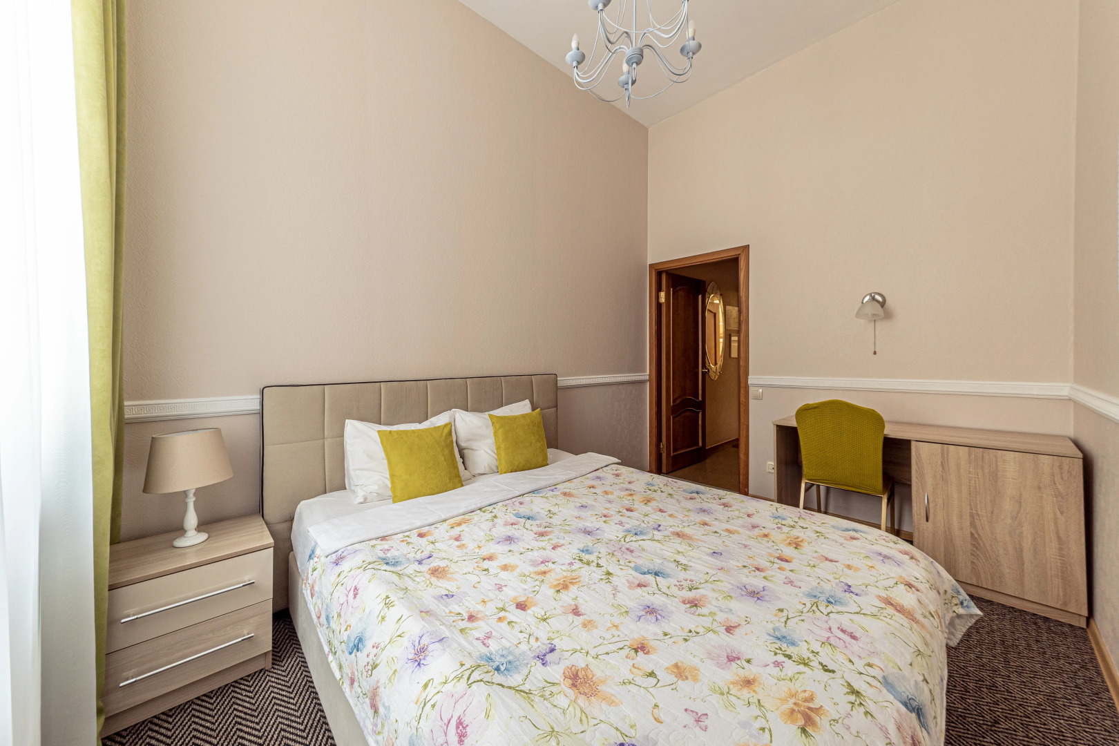 Отель Искра