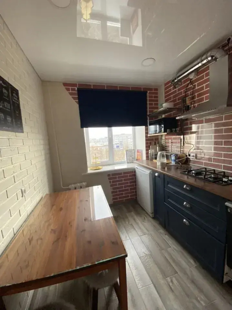 Квартира четырехкомнатная на Цюрупы, 84