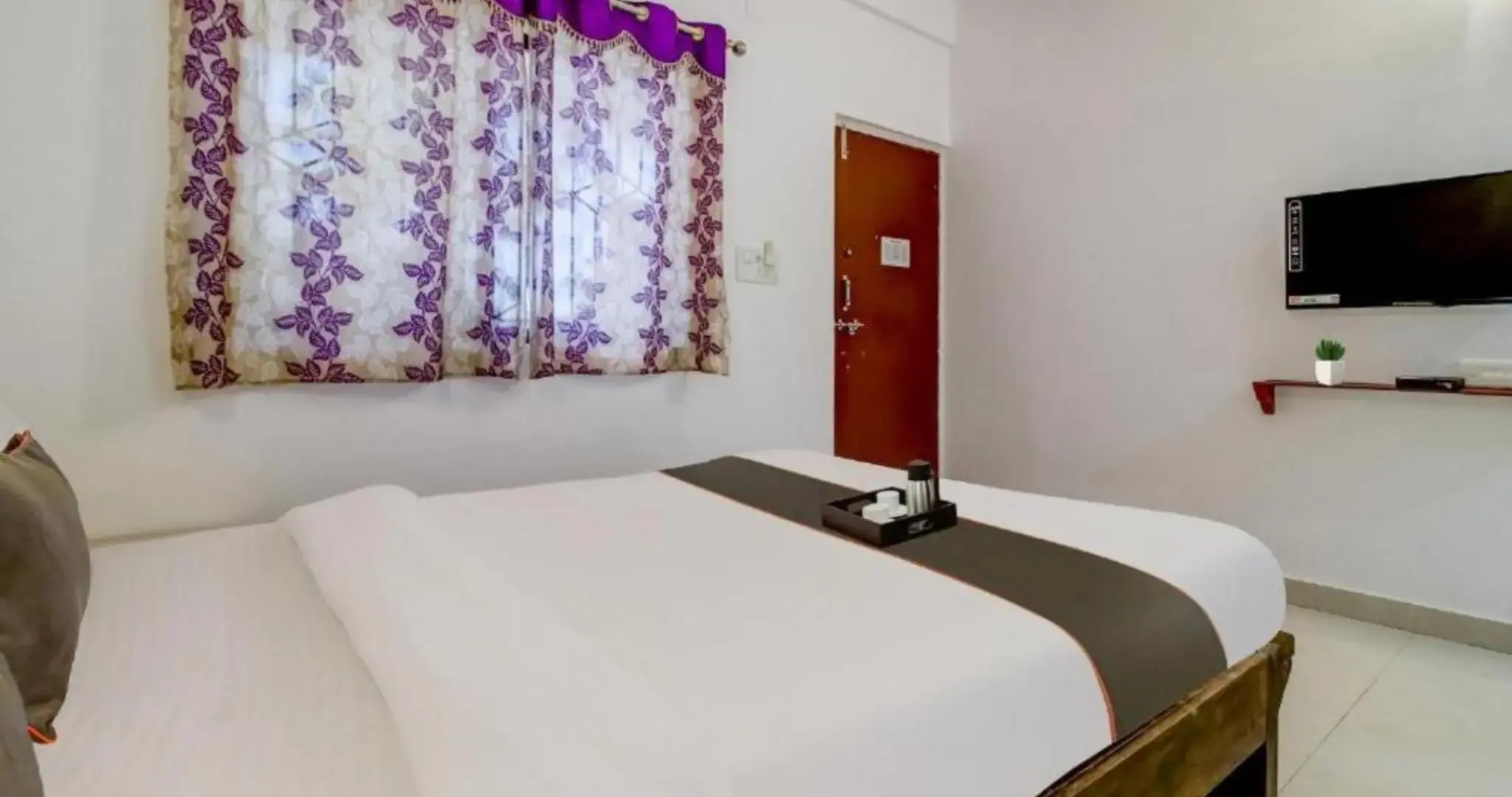 Отель Aqua Wave by YogiTree