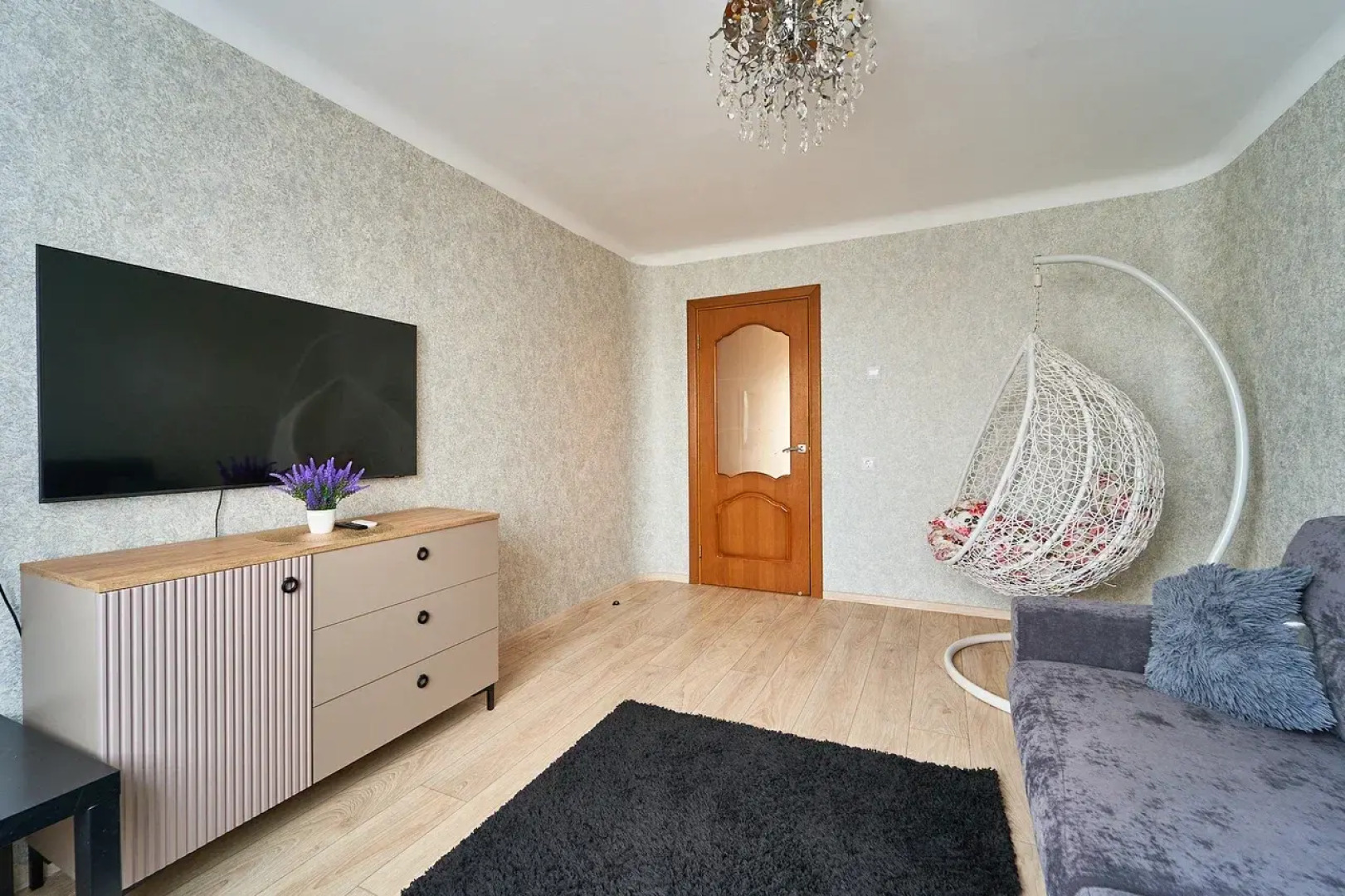 Квартира Большая 4-х комнатная квартира недалеко от центра