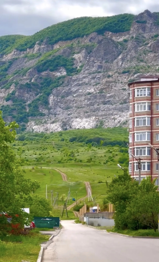 Апартаменты с видом на гору Змейка