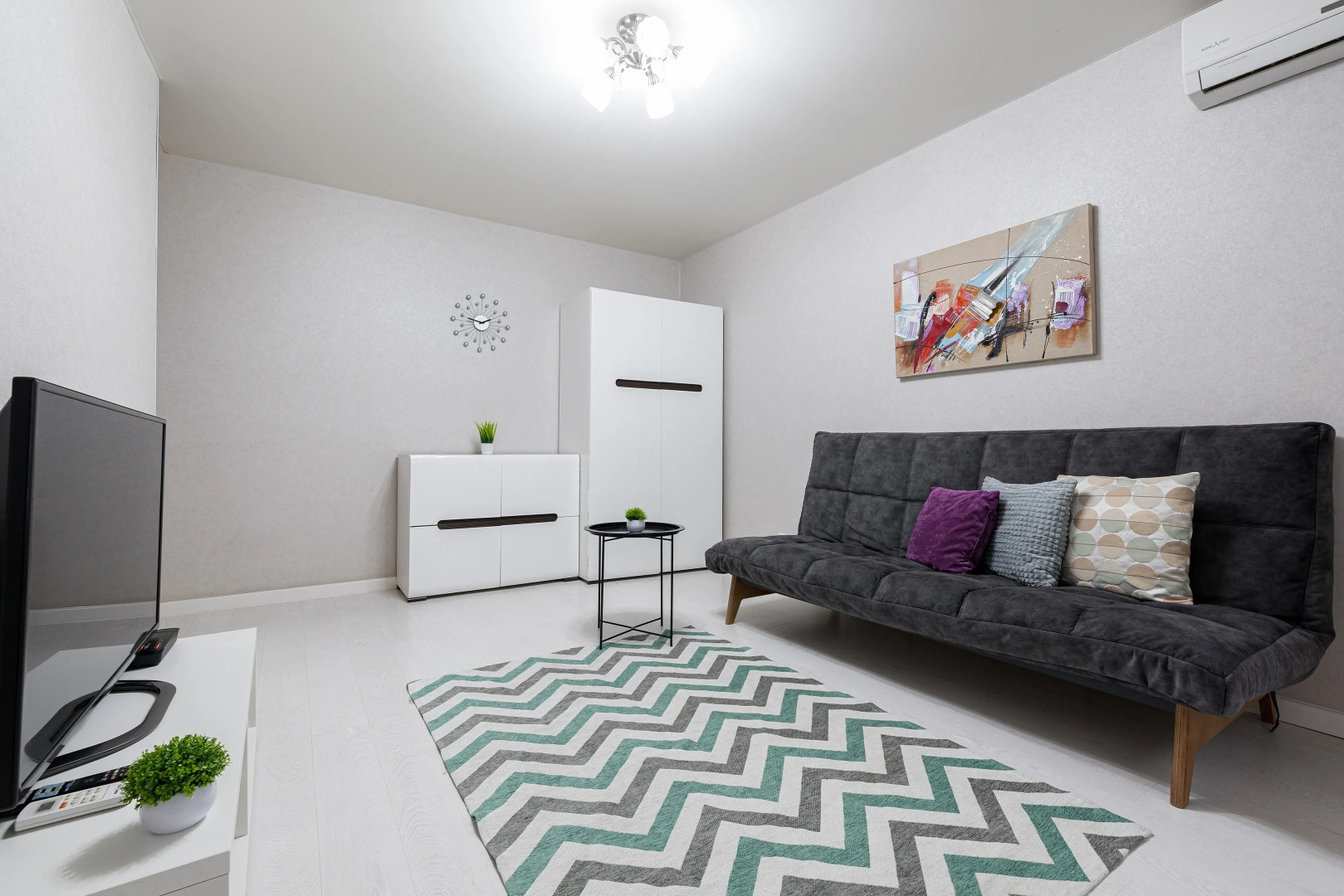 Апартаменты Мельникайте 5