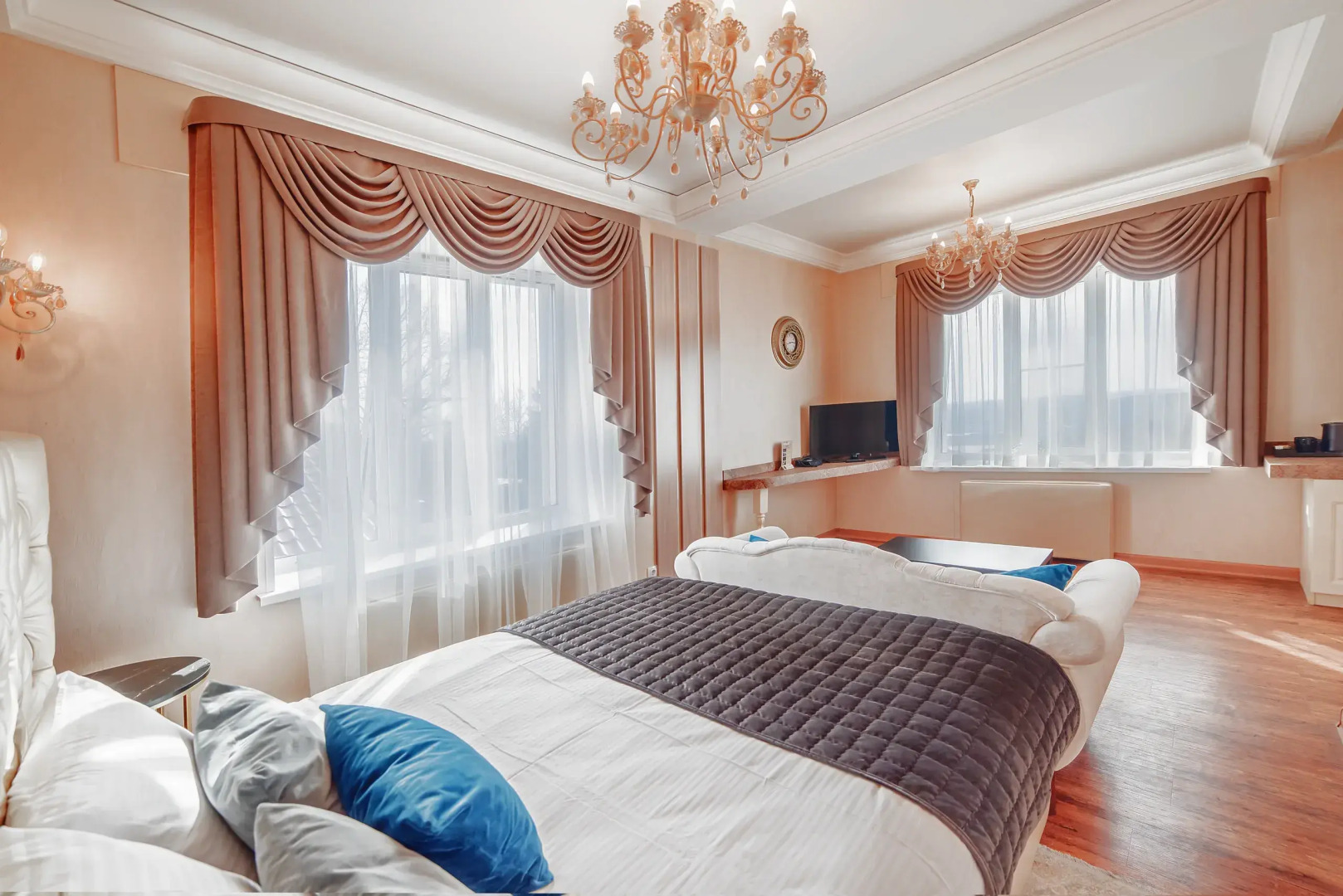 Отель Shato City