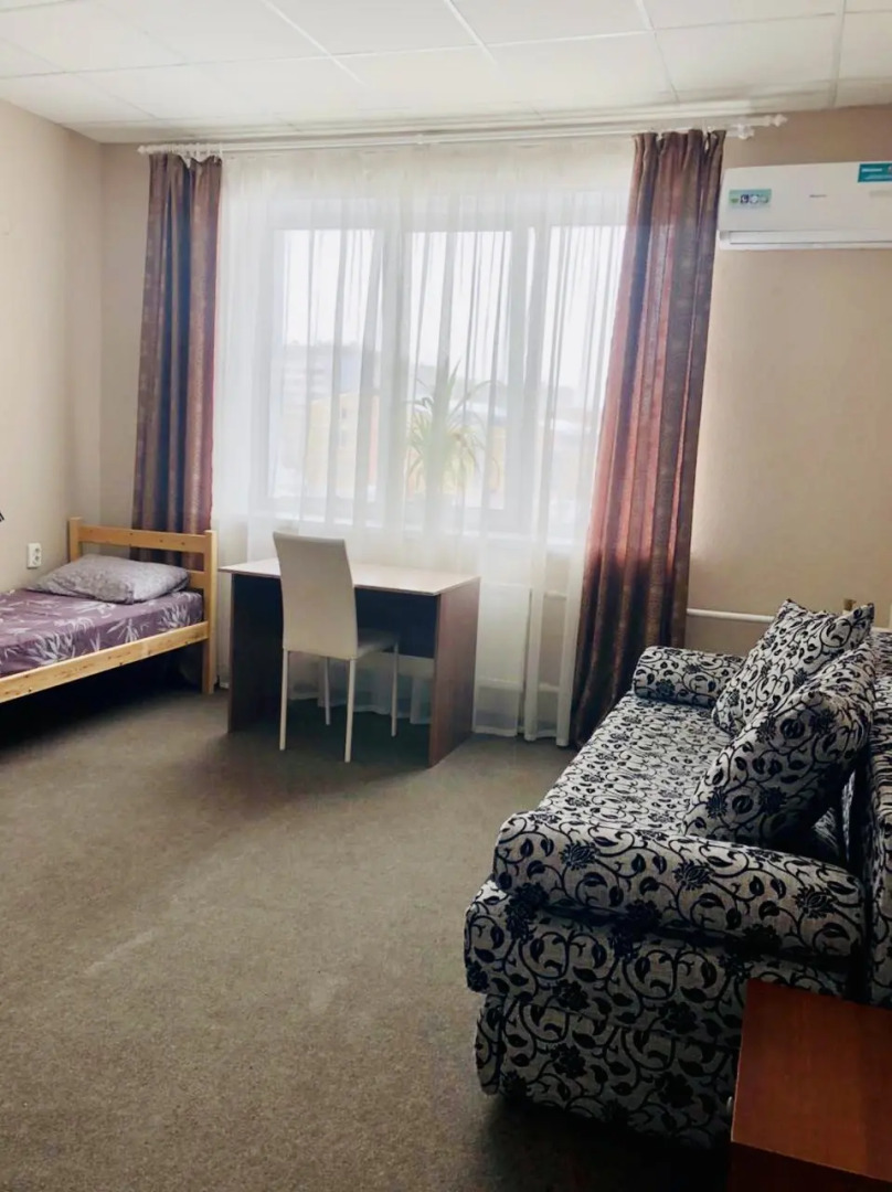 Хостел Happy House на Холмогорова