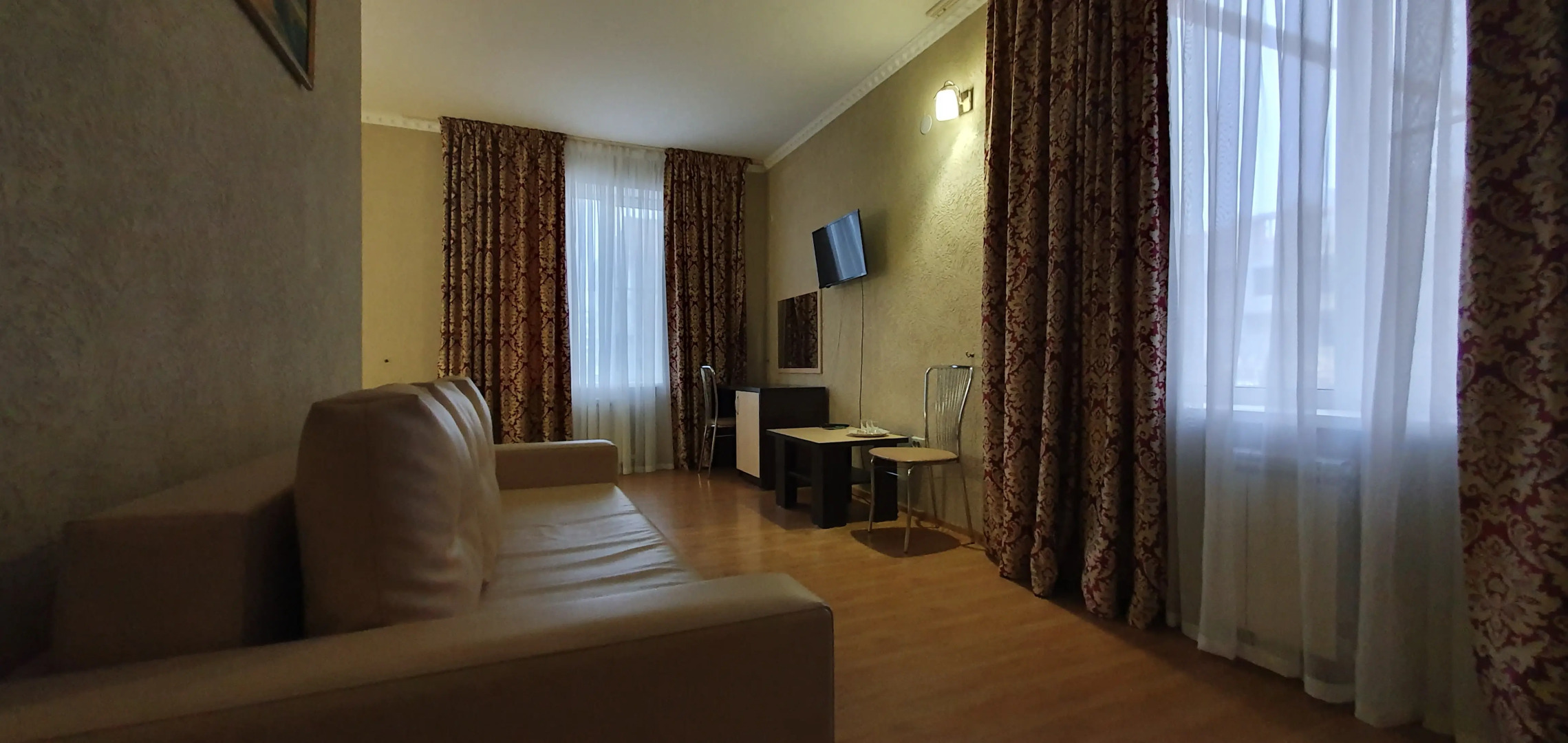 Отель Авалон