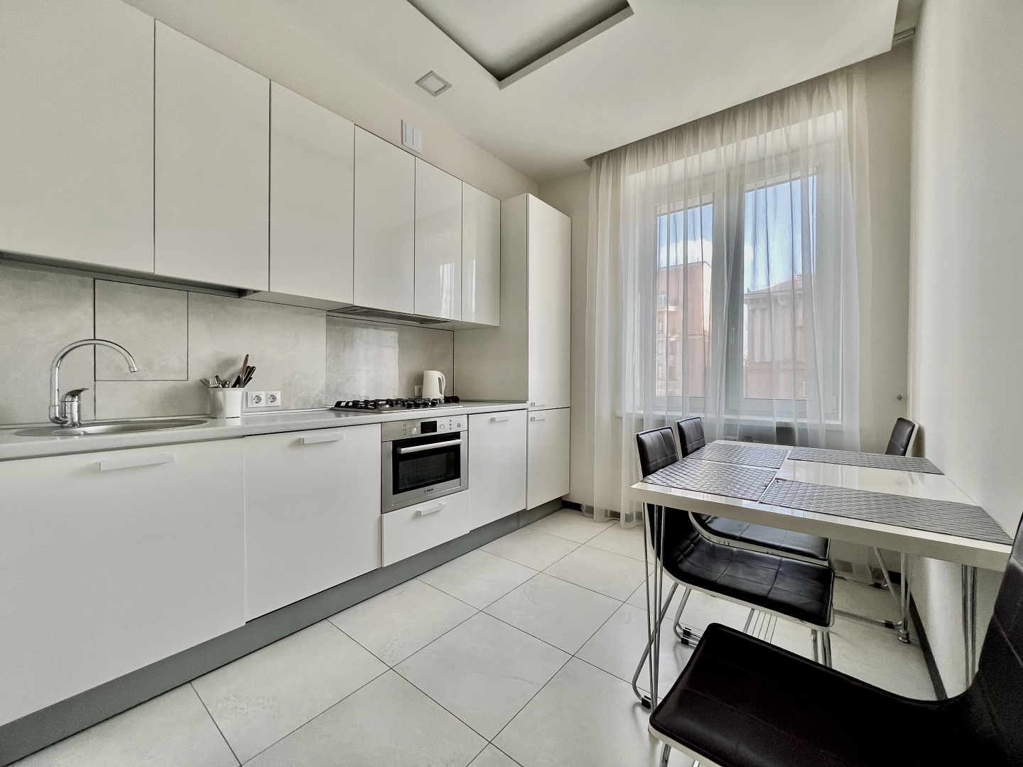 Апартаменты Прекрасная Двухкомнатная Квартира с Видом на Главный Проспект