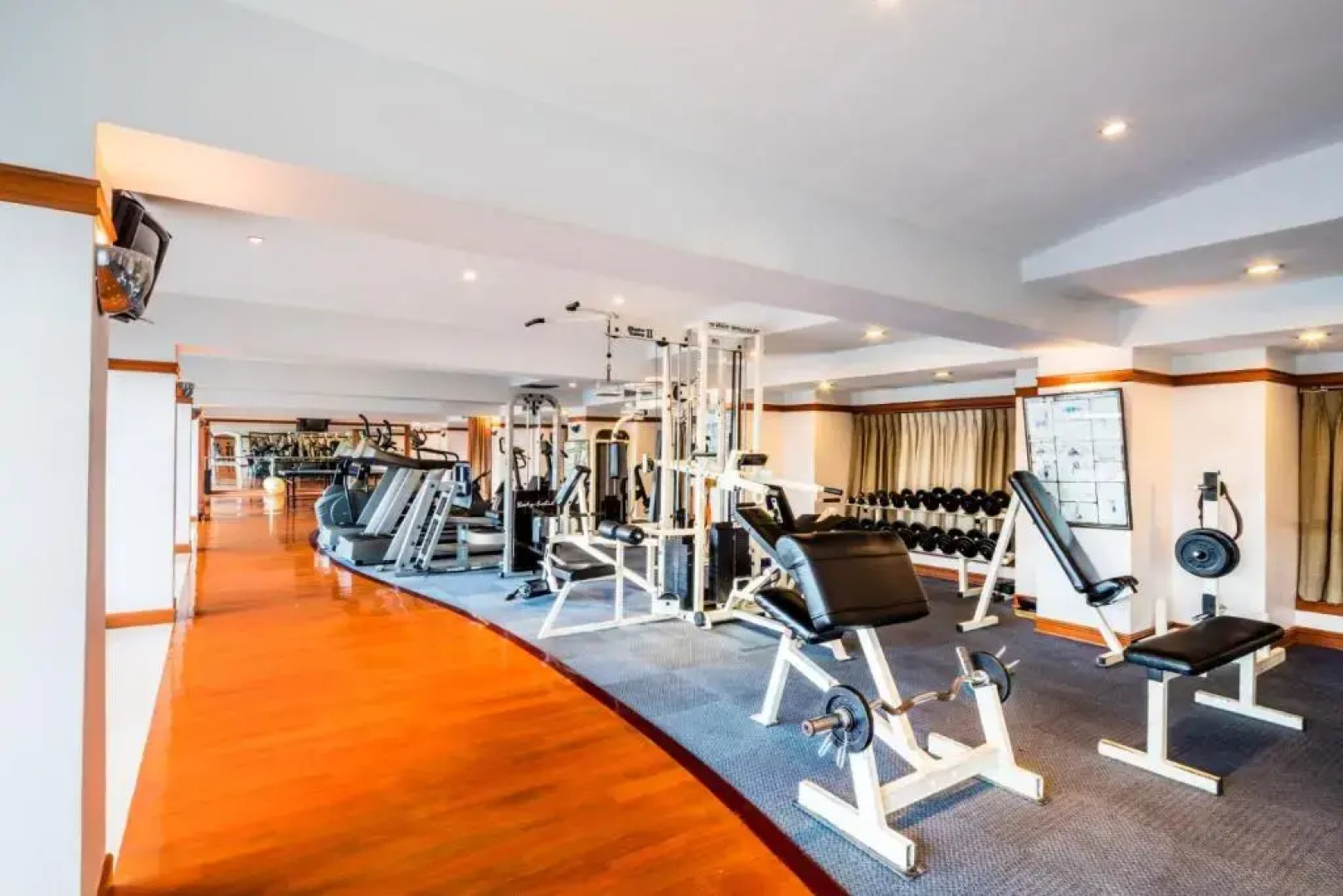 Отель Bangkok Palace