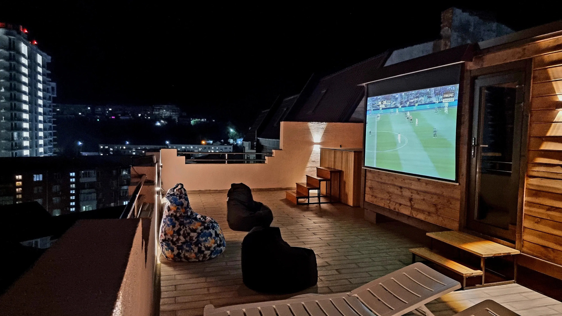 Частный Дом Таунхаус с Панорамной Крышей