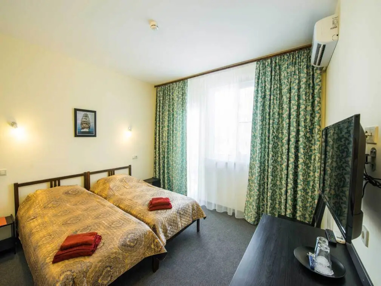 Отель Парус