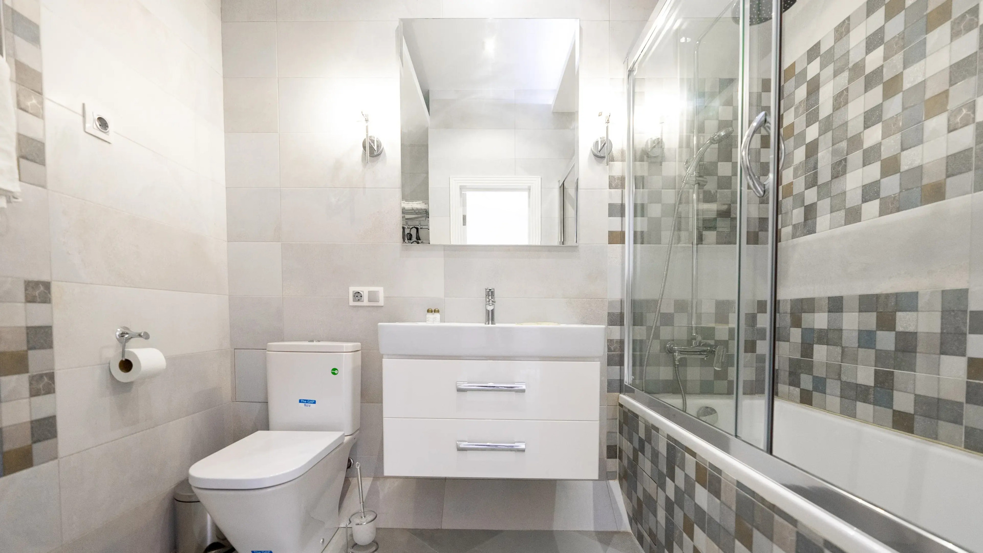 Апартаменты MyhomeYourhome на Войковой 62/1