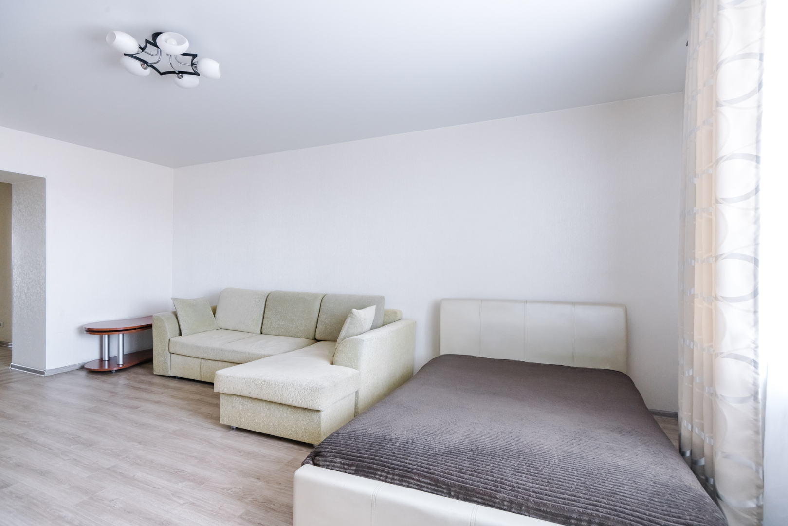 Квартира Октябрьская 221