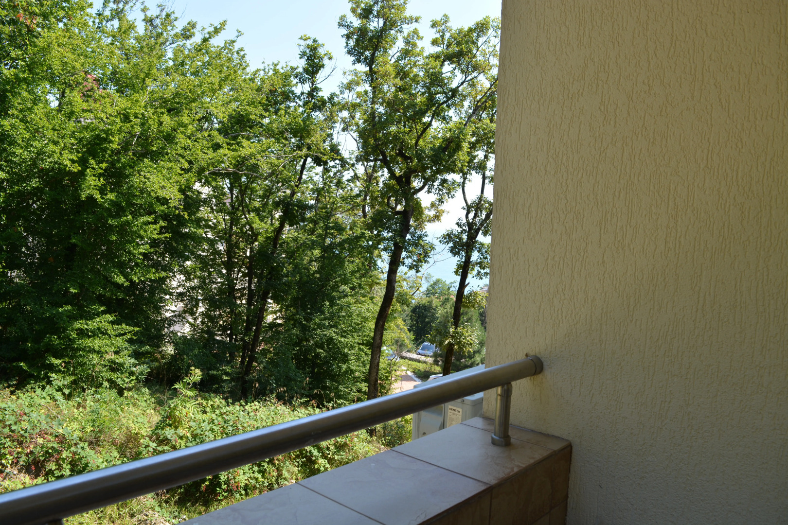 Апартаменты Двухкомнатная квартира в элитном поселке с частным пляжем