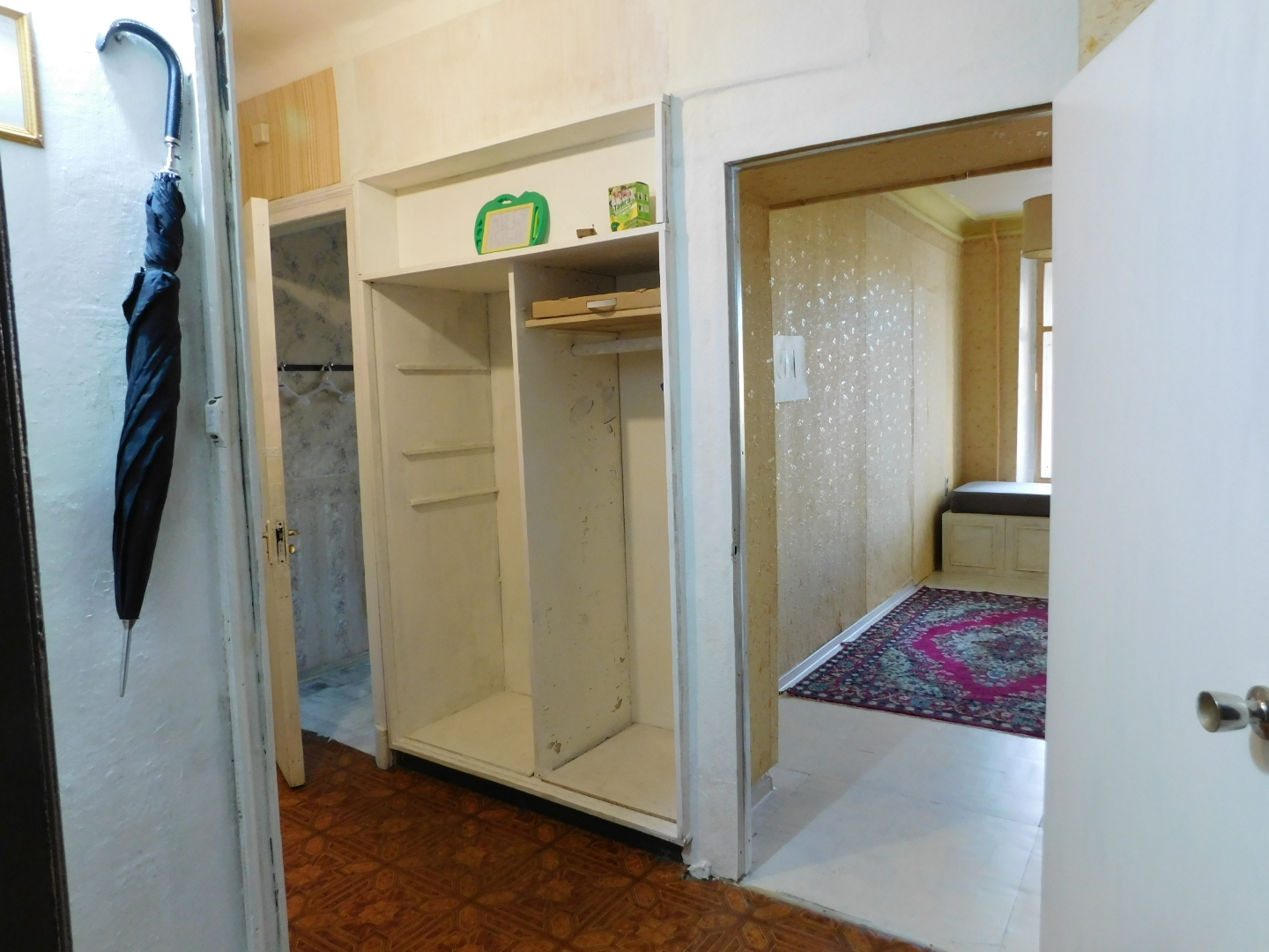 Бунгало Необустроенная Комната Творческого Человека в Трехкомнатной обычной квартир