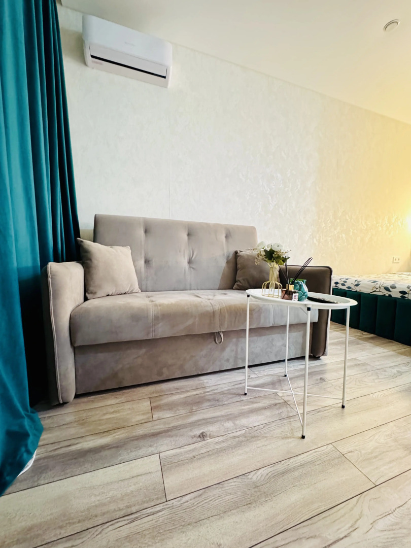 Квартира Студия Изумруд 21 этаж