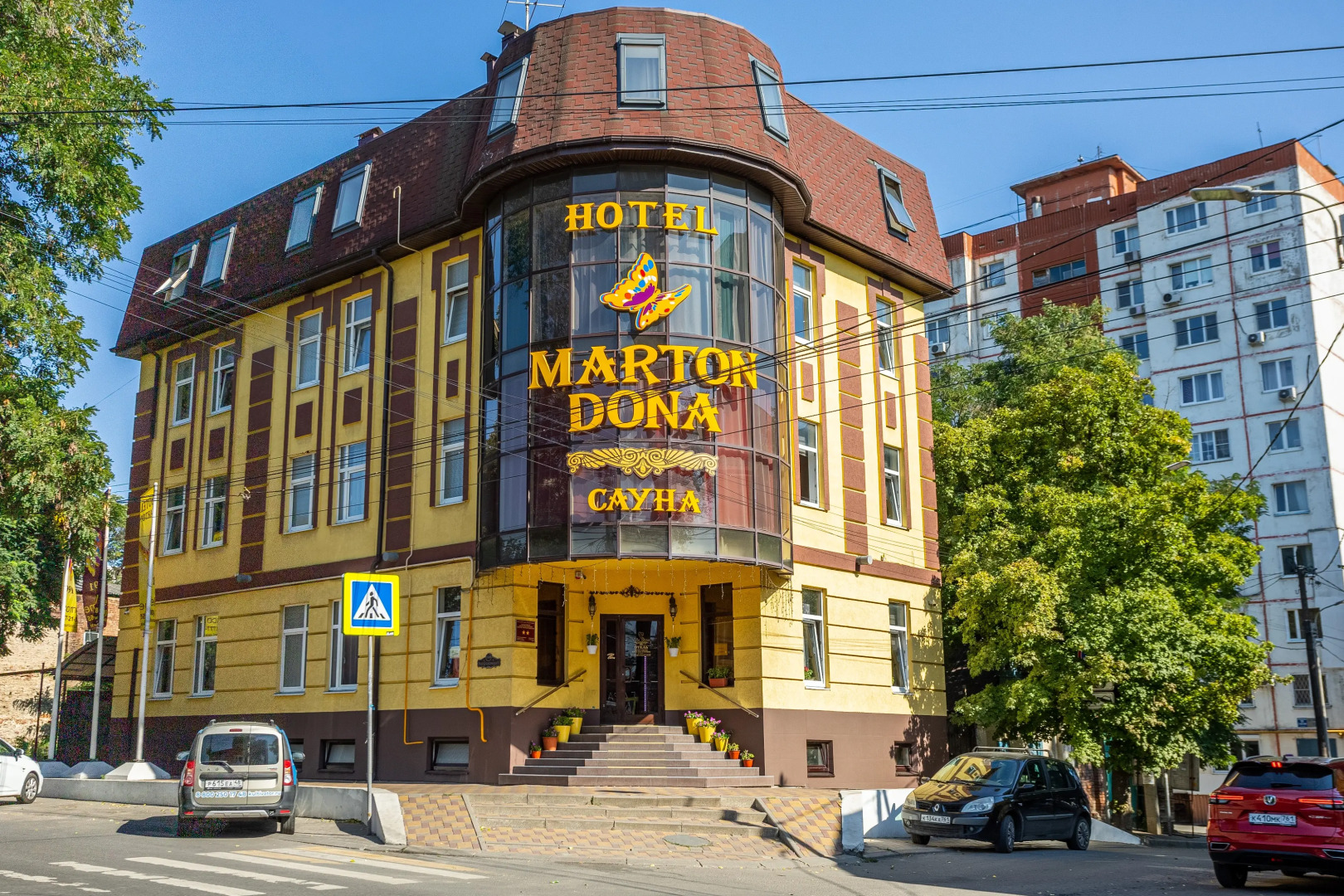 Отель Мартон Дона