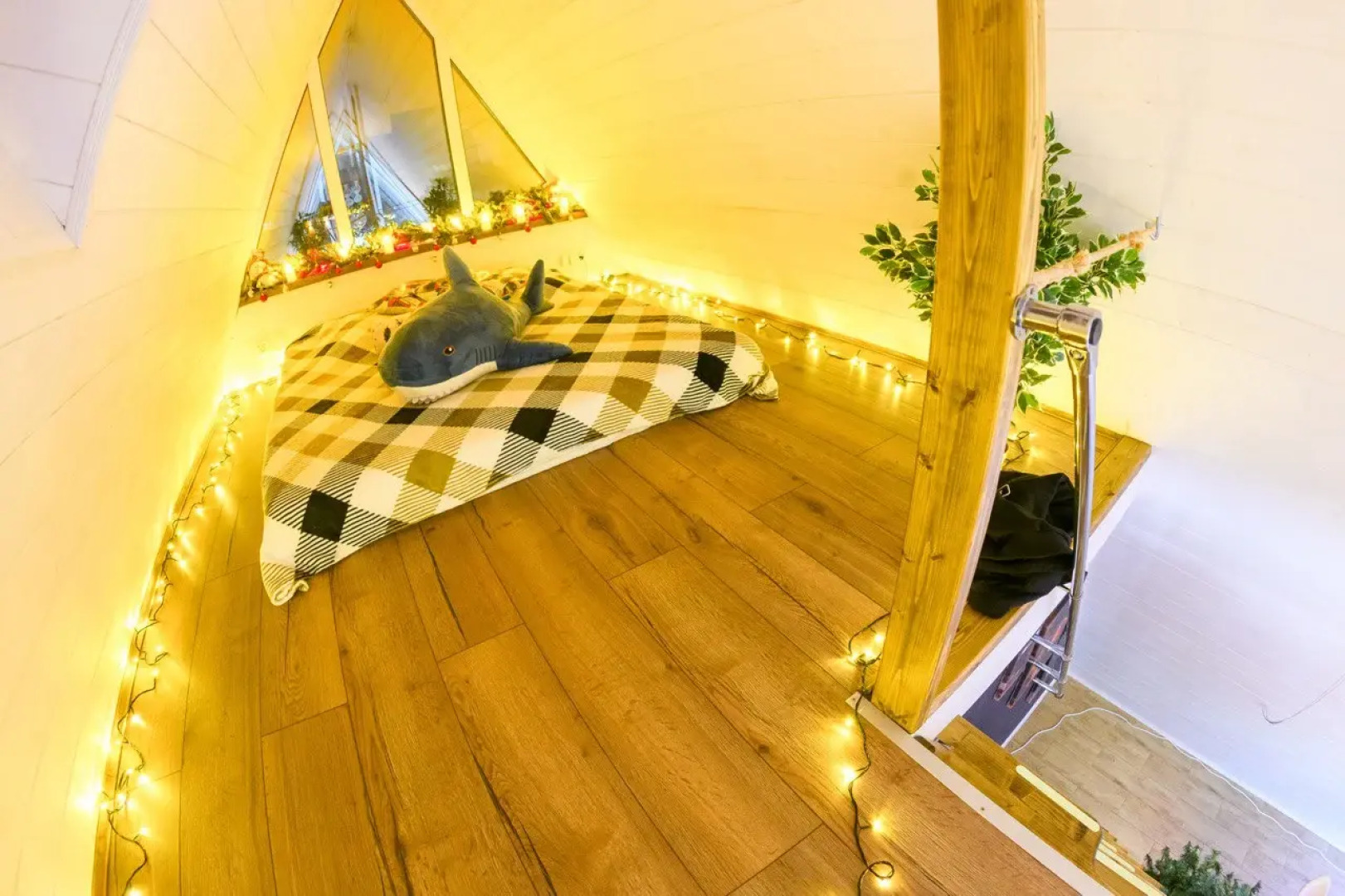 Частный дом дом у озера с чаном и баней