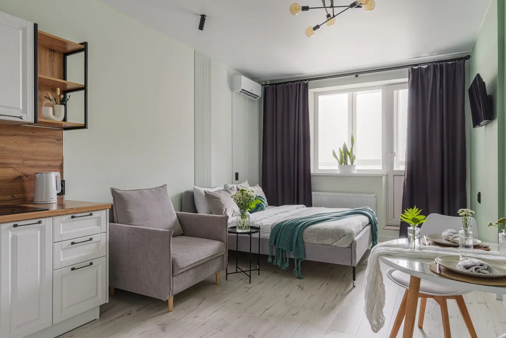 Апартаменты VEROM  с видовым балконом рядом с ВГАУ