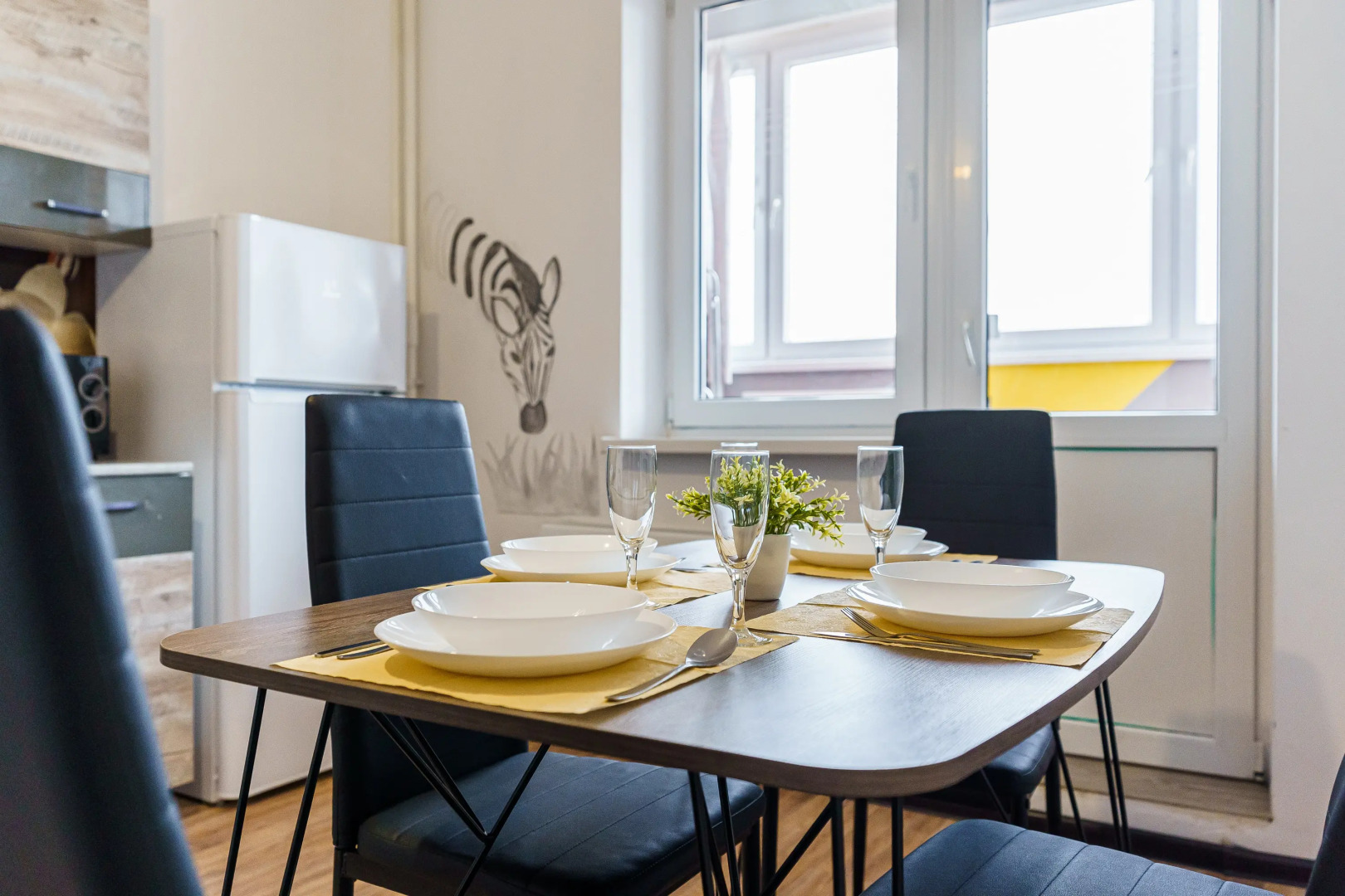 Апартаменты двух-комнатные в центральном районе Новороссийска от LetoApart