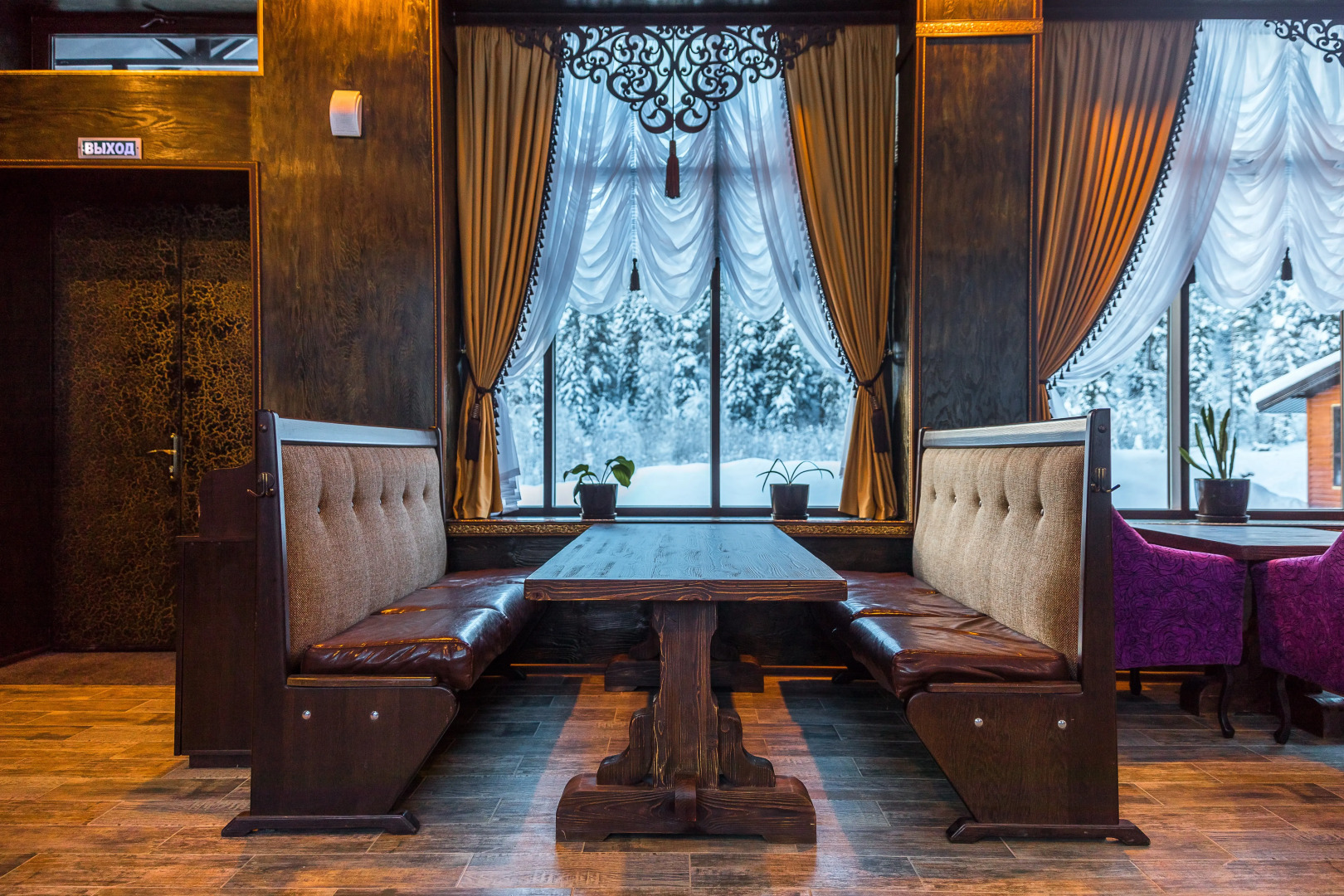 Отель Таурух