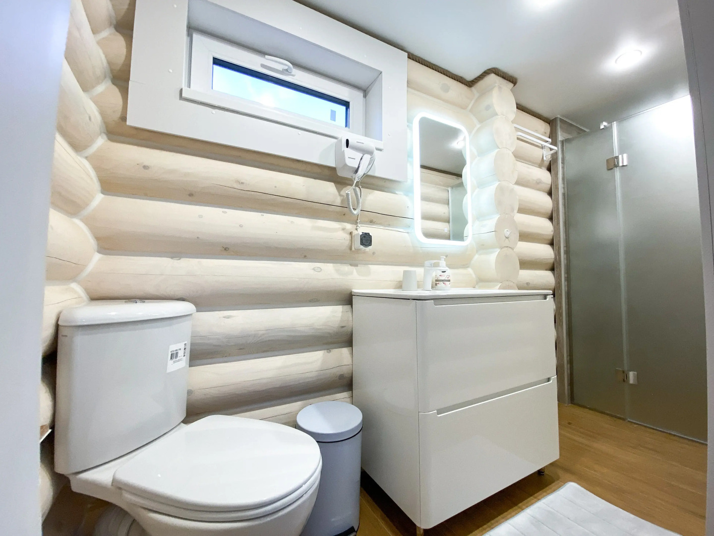 Частный дом  Три Избы