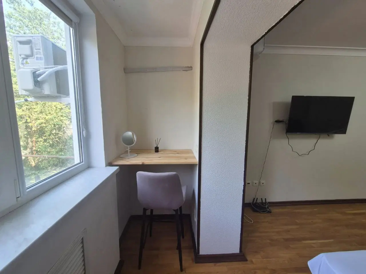 Квартира Двушка с раздельными комнатами рядом с парком, садом и сквером