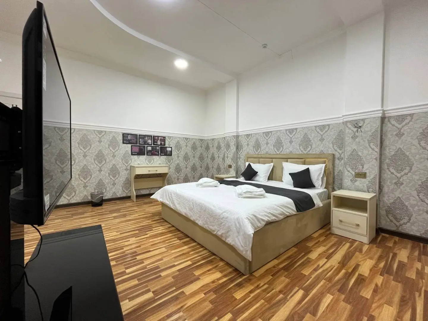 Отель HOME ALONE