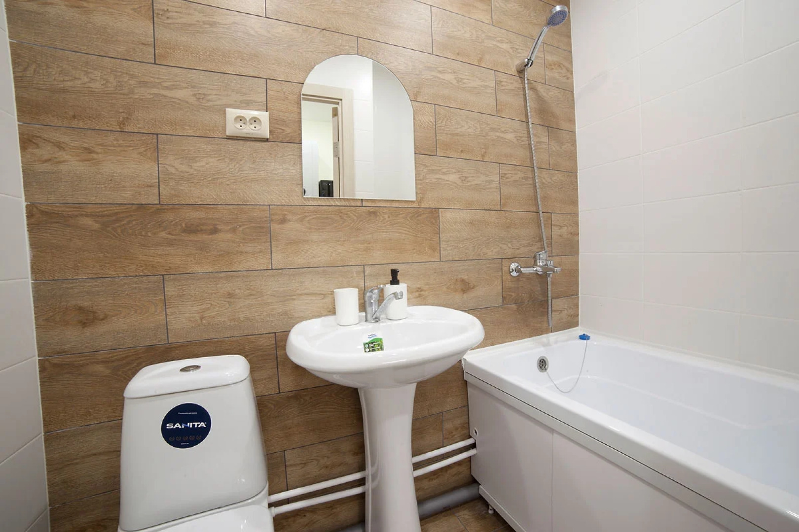 Квартира Серафимовича 1/4-6