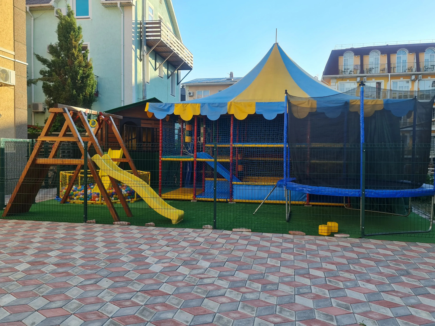 Мини-Отель ДельфиниЯ